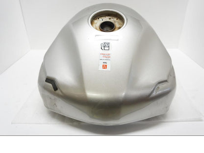 Höger sida på Bensintank från en Yamaha TDM 900 -2002 motorcykel.