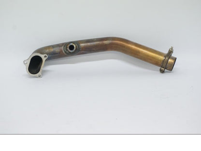 Framsidan på Grenrör från en Ducati Desert X -2022 motorcykel.