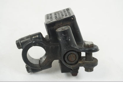 Baksidan på Bromshuvudcylinder från en Honda CBR 125 R -2006 motorcykel.