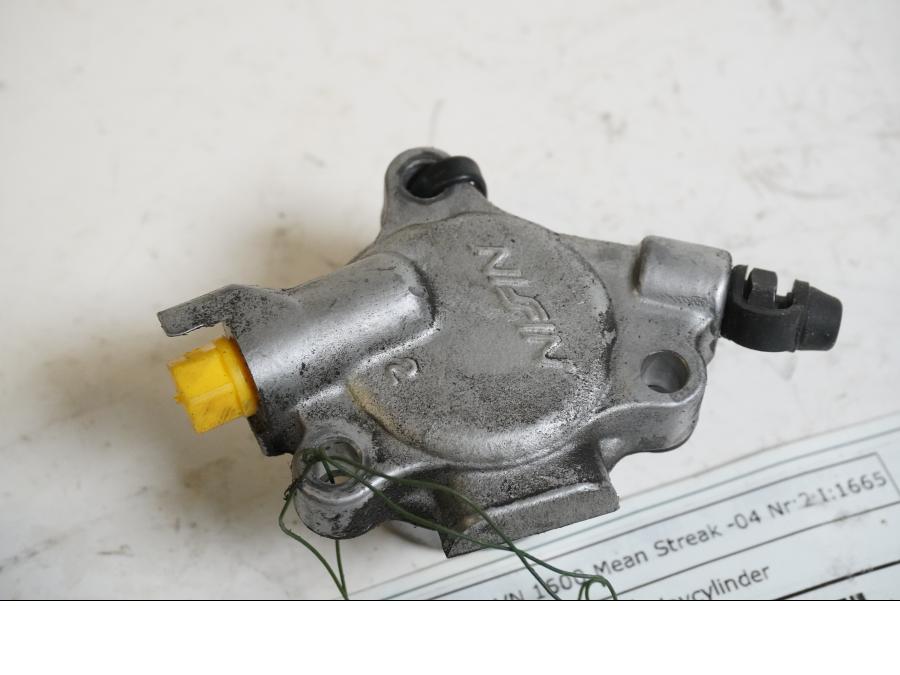 Framsidan på Kopplingslavcylinder från en Kawasaki VN 1600 Mean Streak -2004 motorcykel.