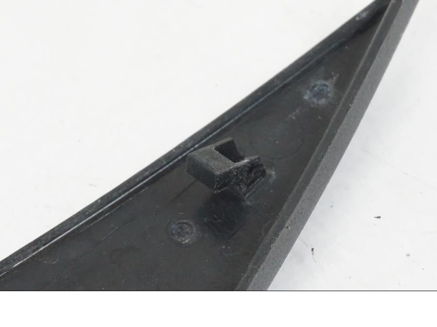 Höger sida på Bensintankskåpa från en Yamaha YZF 1000 R1 -2007 motorcykel.