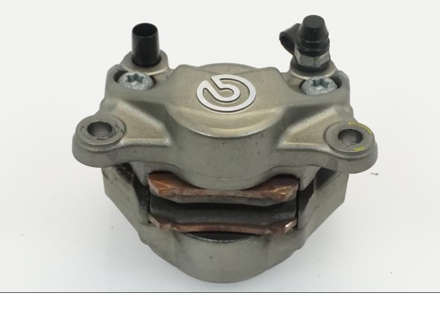 Snett nerifrån på Bromsok från en KTM 1290 Super Duke -2020 motorcykel.