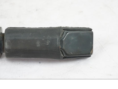 Höger sida på Fotpinne från en Honda NT 650 V -2002 motorcykel.