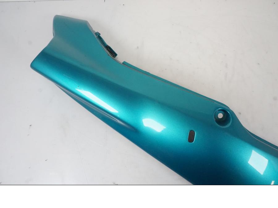 Vänster sida på Bakvinge från en Honda VFR 750 -1994 motorcykel.