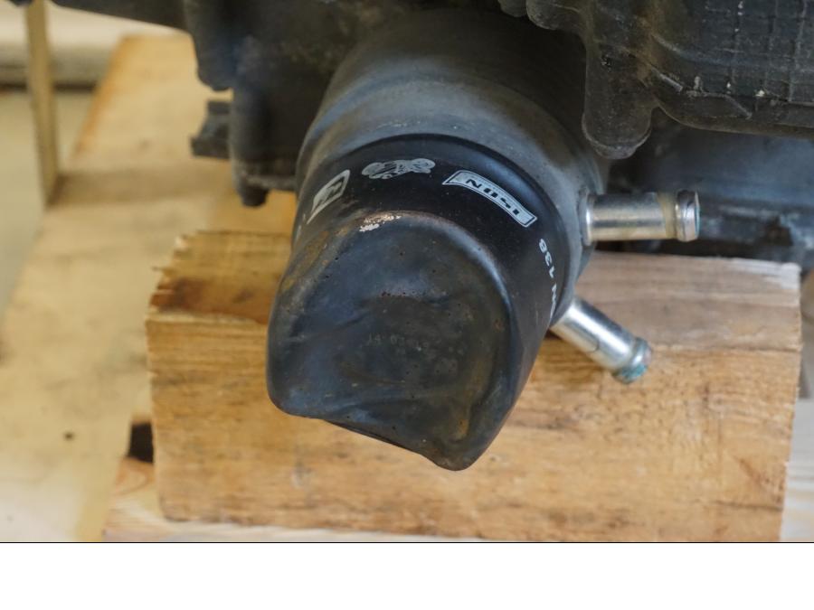 Höger sida på Motor från en Suzuki GSX-S 1000 -2017 motorcykel.