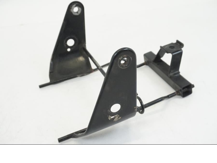 Extrabild1 på Strålkastarfäste från en Honda CB 750 -2002 motorcykel.