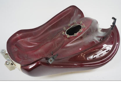 Snett nerifrån på Bensintank från en Triumph Rocket III -2007 motorcykel.