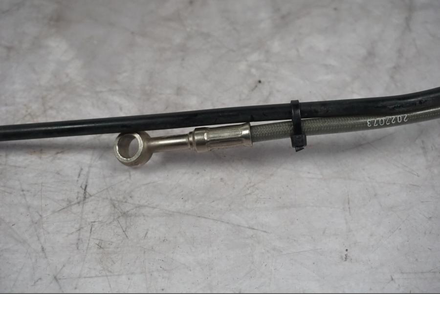 Höger sida på Bromsledning från en Triumph Tiger Explorer -2016 motorcykel.