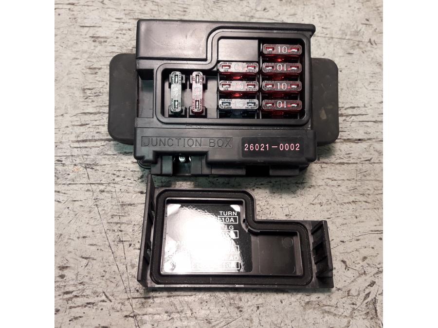 Framsidan på Säkringsbox från en Suzuki VZ 1600 -2005 motorcykel.