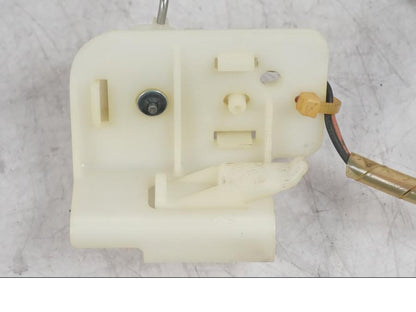 Baksidan på Bensintankgivare från en Suzuki GSF 1250 -2010 motorcykel.