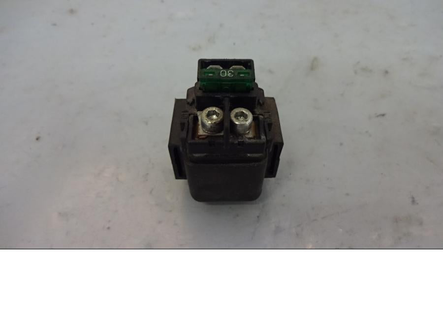 Framsidan på Startrelä från en Honda VTR 1000 F -1997 motorcykel.