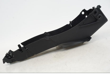 Extrabild2 på Undertail från en Yamaha YZF R7 -2022 motorcykel.