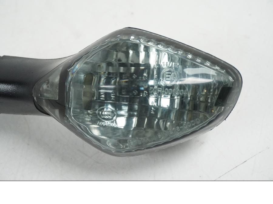 Höger sida på Blinkers från en Honda CB 650 F Hornet -2017 motorcykel.