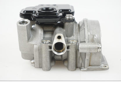 Baksidan på Oljepump från en BMW F 850 GS -2019 motorcykel.