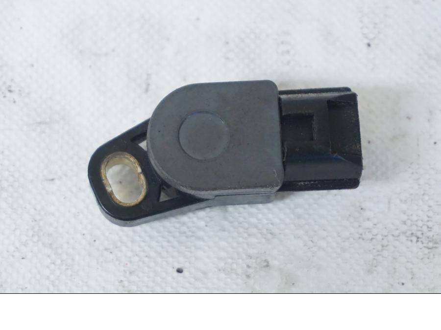 Framsidan på TPS från en Kawasaki ER-6N -2006 motorcykel.