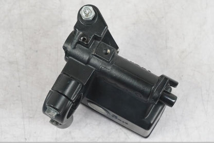 Extrabild4 på Bromshuvudcylinder från en Suzuki GSF 1250 -2010 motorcykel.