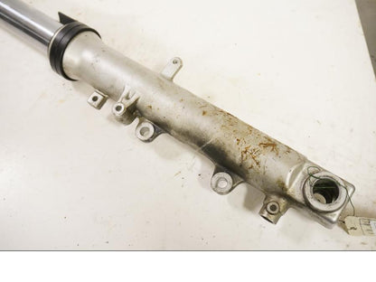 Baksidan på Gaffelben från en Yamaha YZF R6 -2001 motorcykel.