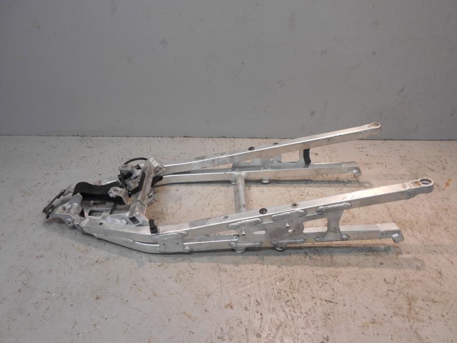 Framsidan på Bakram från en Aprilia Tuono V4R -2016 motorcykel.