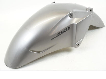 Snett nerifrån på Framskärm från en Honda ST 1300 -2002 motorcykel.