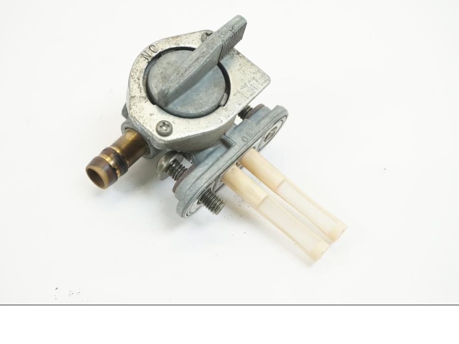 Framsidan på Bensinkran från en Yamaha YZF R6 -1999 motorcykel.