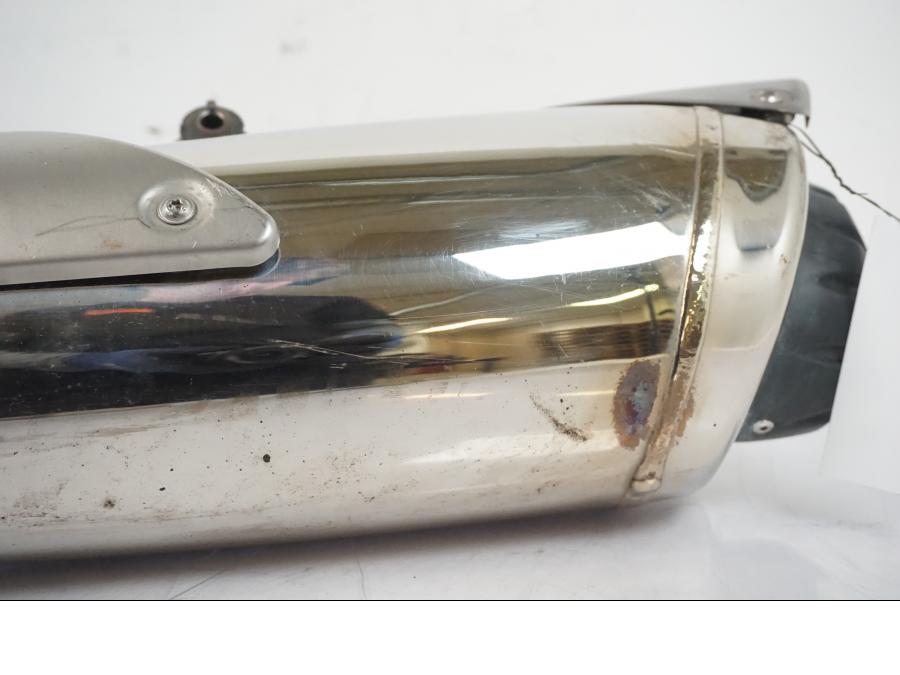 Snett uppifrån på Ljuddämpare från en BMW F 650 CS -2002 motorcykel.