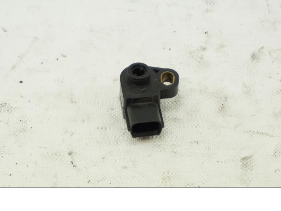 Baksidan på TPS från en Kawasaki ZX-6R -2004 motorcykel.