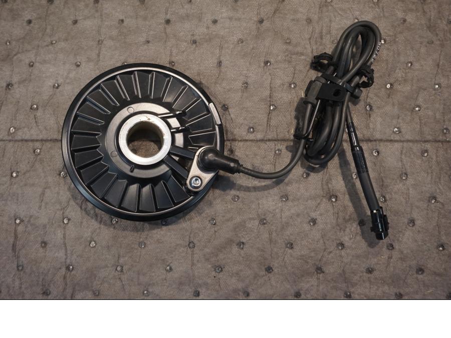 Framsidan på ABS givare från en Yamaha V-Max 1700 -2010 motorcykel.