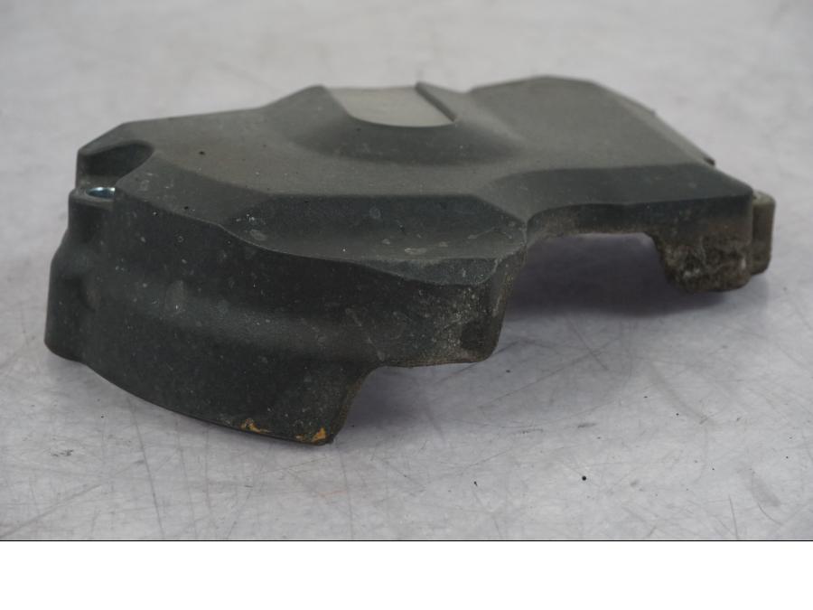 Höger sida på Drevkåpa från en KTM 1290 Super Adventure R -2018 motorcykel.