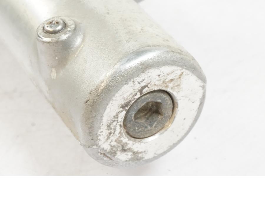 Baksidan på Gaffelben från en Kawasaki KL 650A -1987 motorcykel.