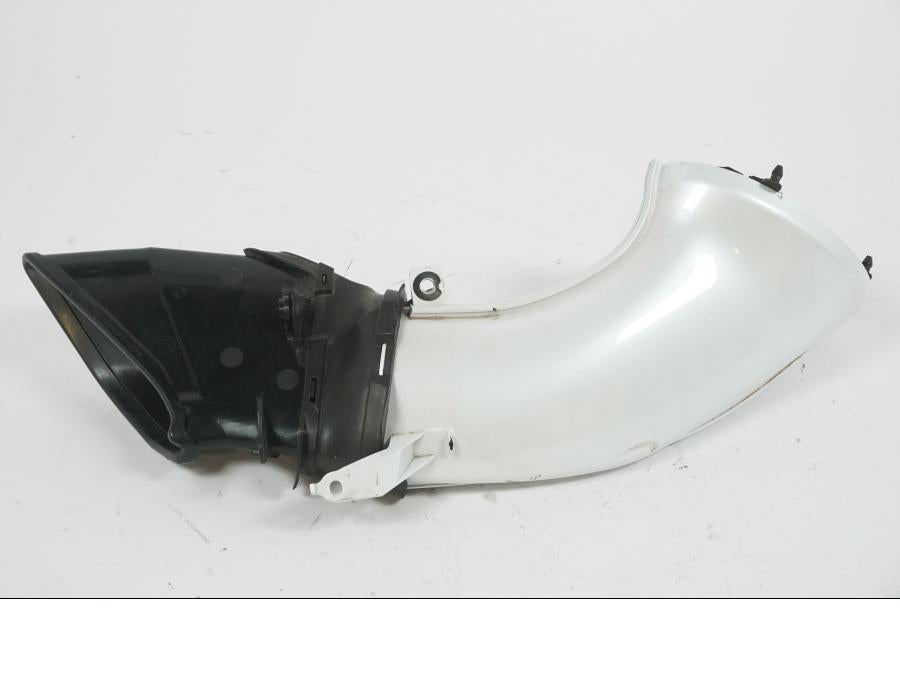 Baksidan på Luftintag från en Yamaha YZF 1000 R1 -2007 motorcykel.