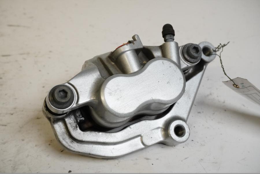 Framsidan på Bromsok från en Yamaha XVS 1100 -2000 motorcykel.