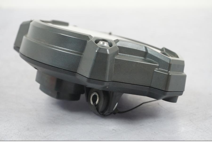 Höger sida på Instrumentpanel från en Kawasaki Z 900 -2019 motorcykel.