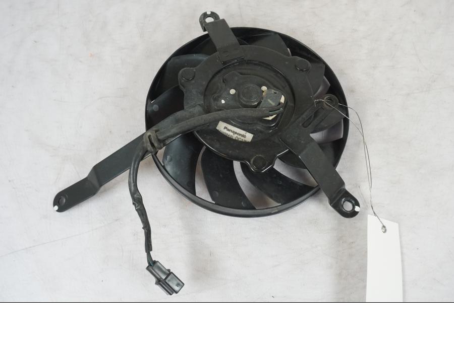 Höger sida på Vattenkylfläkt från en Triumph Tiger 1200 -2018 motorcykel.