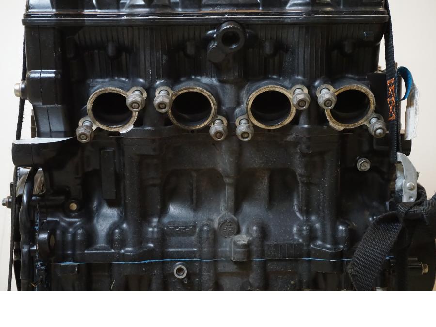 Snett uppifrån på Motor från en Kawasaki ZX-6R -2011 motorcykel.