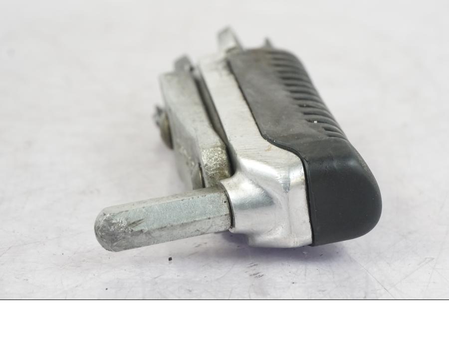 Snett uppifrån på Fotpinne från en Suzuki GSX 1300 RX -1999 motorcykel.