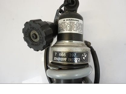 Höger sida på Stötdämpare från en BMW R 1150 RS -2003 motorcykel.