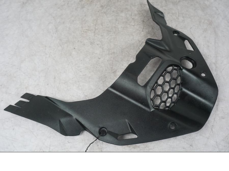 Vänster sida på Frontkåpa från en Ducati Multistrada V4 -2024 motorcykel.