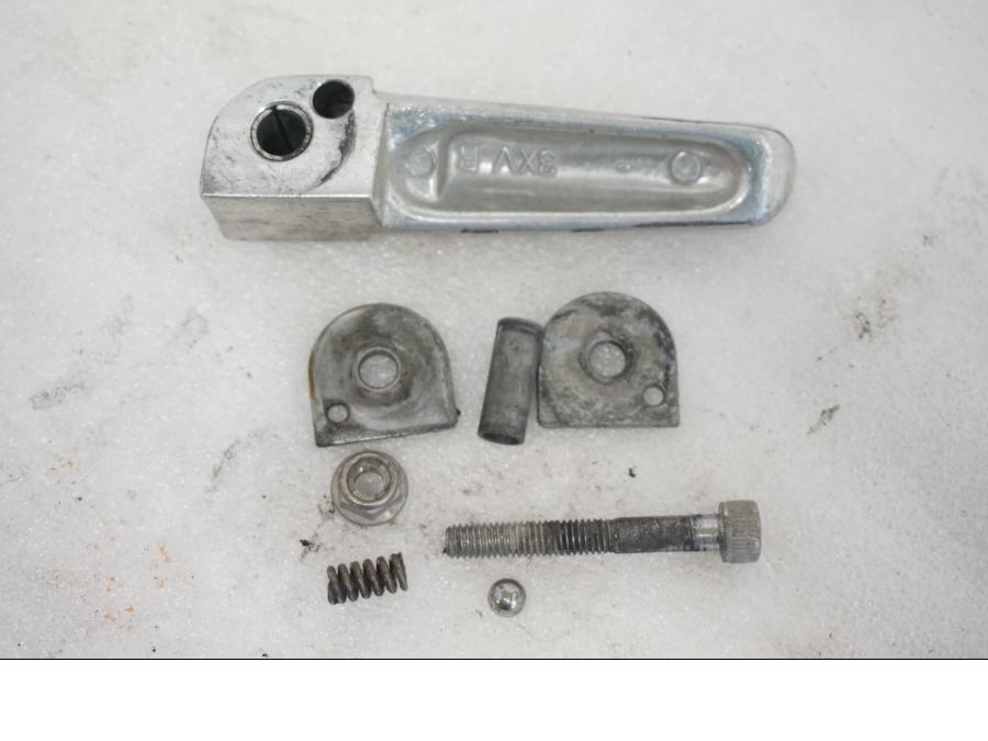 Baksidan på Fotpinne från en Yamaha YZF R6 -1999 motorcykel.