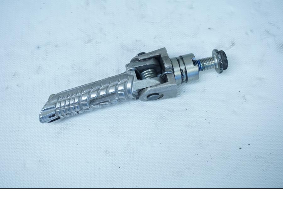 Framsidan på Fotpinne från en Suzuki GSX-R 1000 -2008 motorcykel.