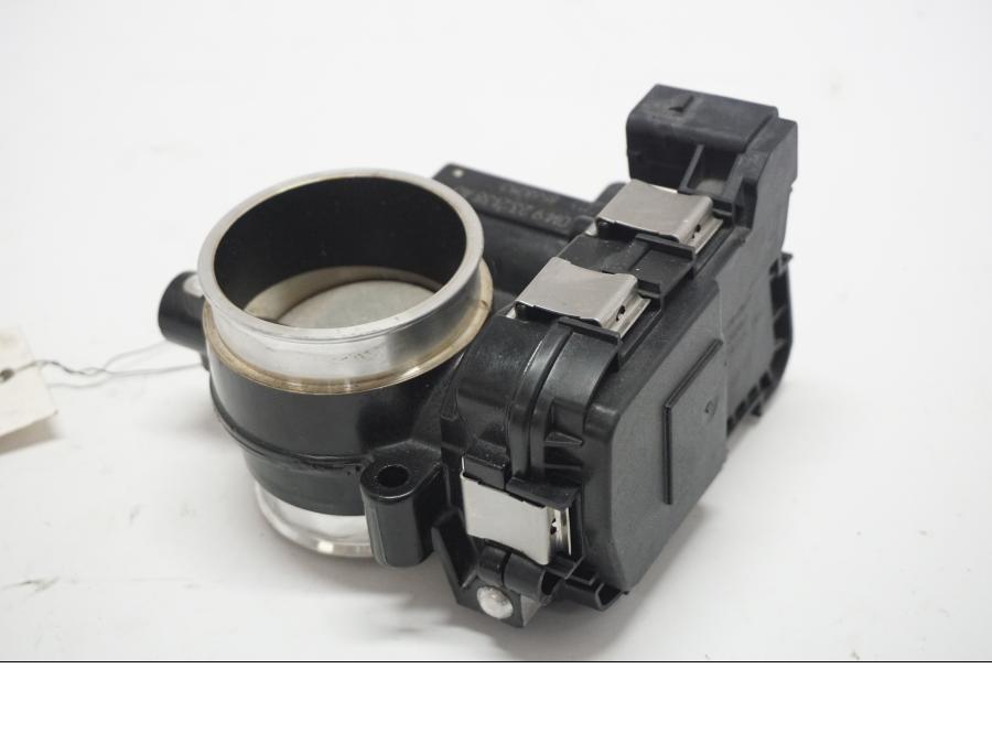 Baksidan på Spjällhus från en BMW R 1250 GS -2019 motorcykel.