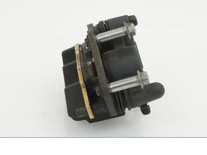 Snett nerifrån på Bromsok från en Kawasaki ER-6N -2009 motorcykel.