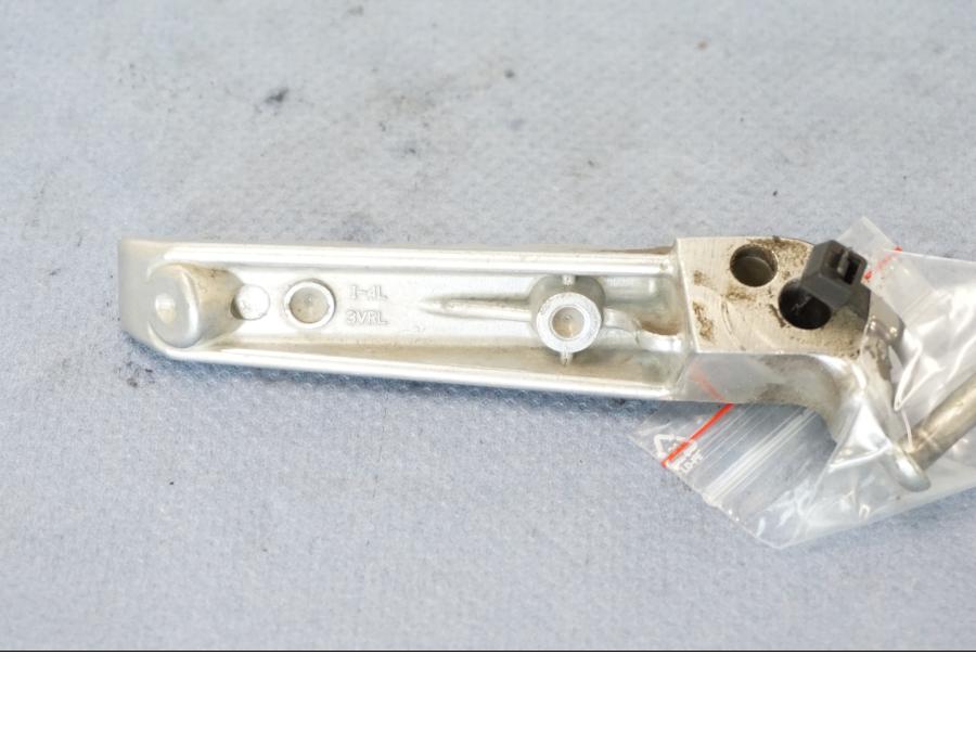 Höger sida på Fotpinne från en Yamaha X-Max 250 -2016 scooter.