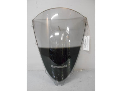 Framsidan på Vindruta från en Kawasaki ZZ-R 1400 -2013 motorcykel.