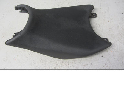 Baksidan på Sadel från en KTM 125 Duke -2014 motorcykel.