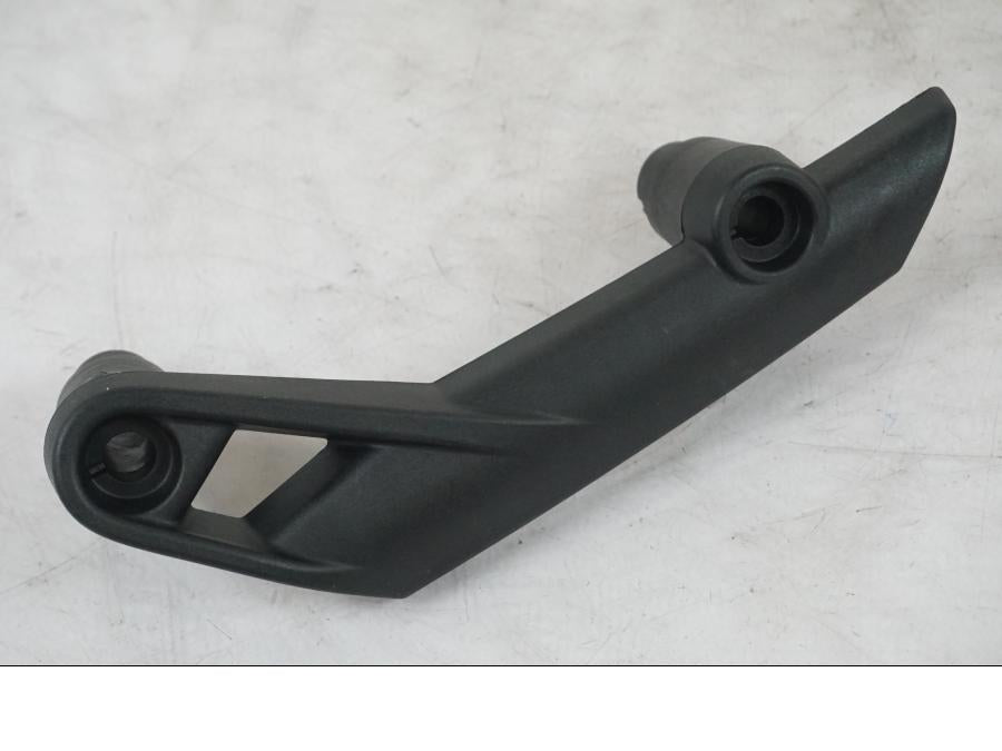 Snett uppifrån på Fotpinnefäste från en KTM 690 Enduro -2022 motorcykel.