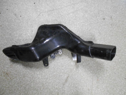 Framsidan på Luftrör från en Suzuki GSX 1300 R -2009 motorcykel.