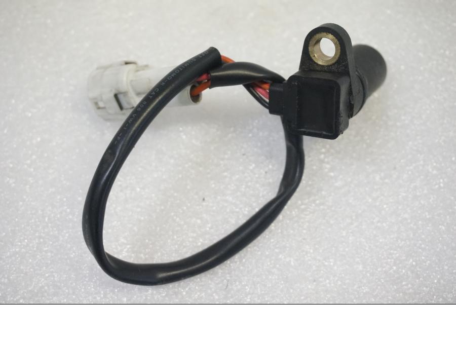 Baksidan på Hastighetsgivare från en Yamaha YZF R6 -1999 motorcykel.