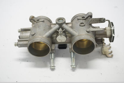 Baksidan på Spjällhus från en Yamaha MT-07 -2014 motorcykel.