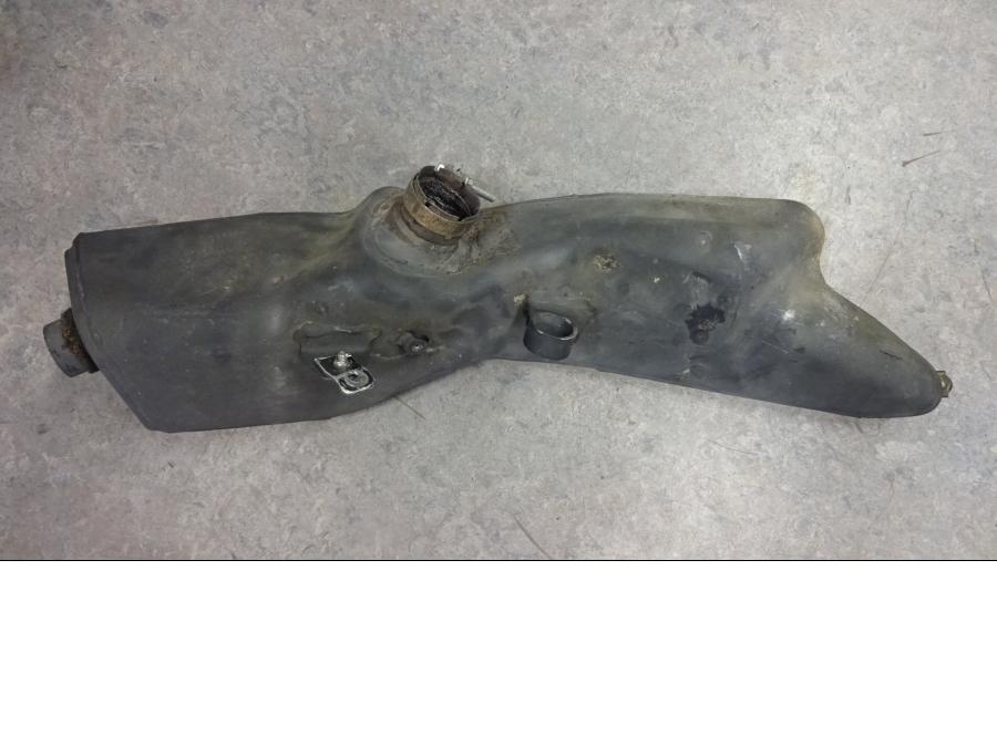 Baksidan på Ljuddämpare från en Honda CB 1000 R -2009 motorcykel.