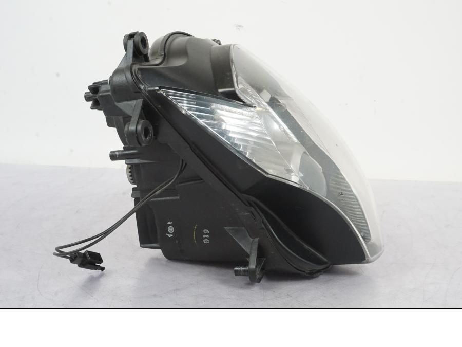 Baksidan på Strålkastare från en Suzuki GSX-R 750 -2006 motorcykel.